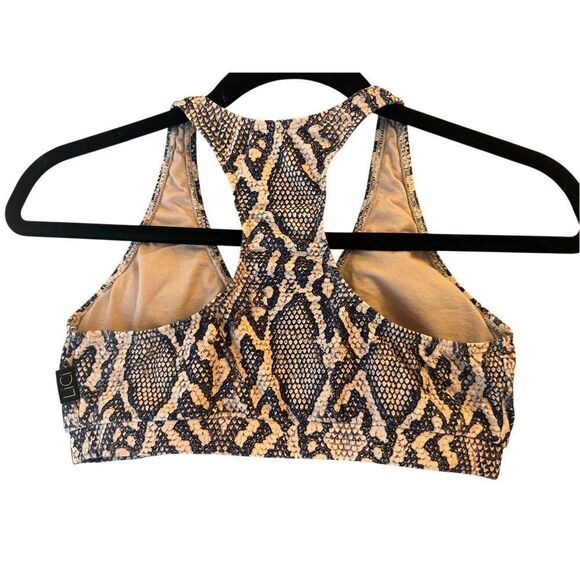 LiCi Fit workout Set size M/L in Python Scrunch Butt Bike Shorts & Racerback Bra - Picture 13 of 16